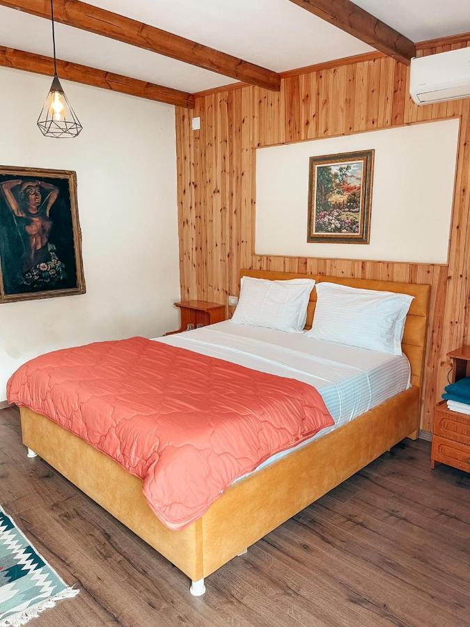 Guesthouse Lord Byron Tepelene Esterno foto