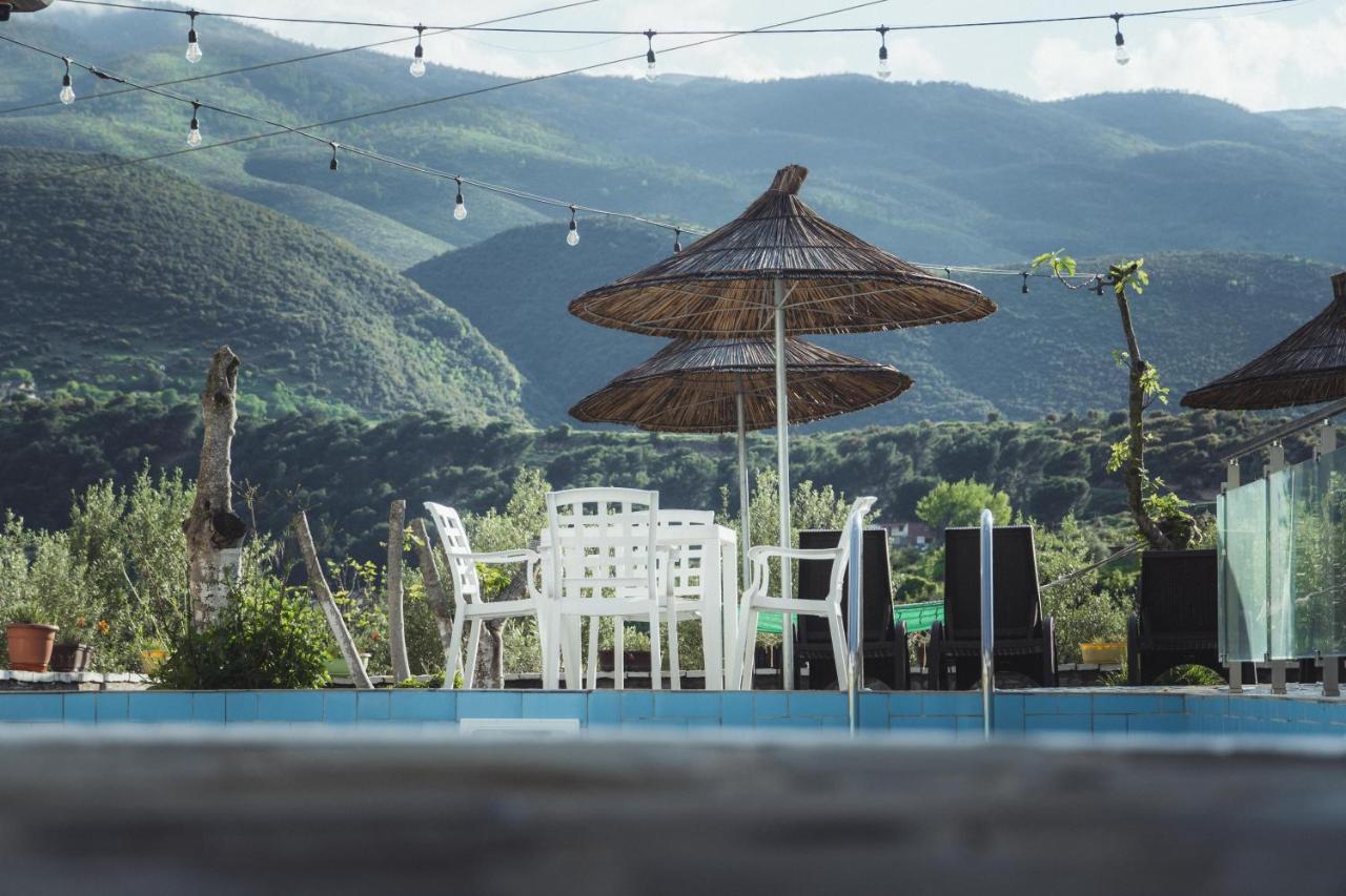 Guesthouse Lord Byron Tepelene Esterno foto